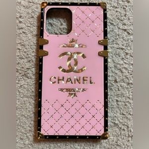 iPhone 12 phone case good Condition